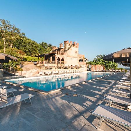 Ippotur Medieval Resort Castelnuovo Magra Εξωτερικό φωτογραφία