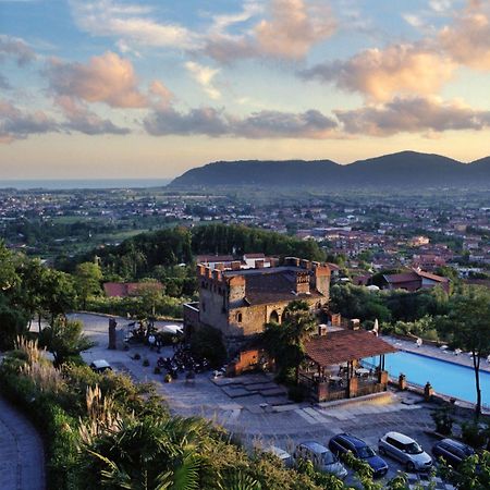 Ippotur Medieval Resort Castelnuovo Magra Εξωτερικό φωτογραφία