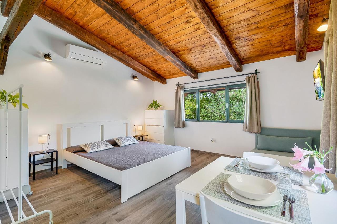 Ippotur Medieval Resort Castelnuovo Magra Εξωτερικό φωτογραφία