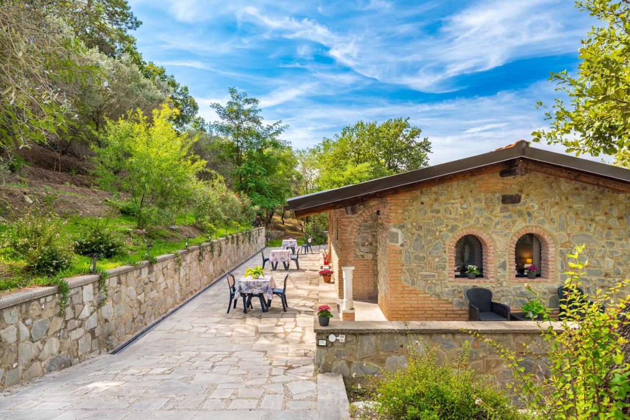 Ippotur Medieval Resort Castelnuovo Magra Εξωτερικό φωτογραφία