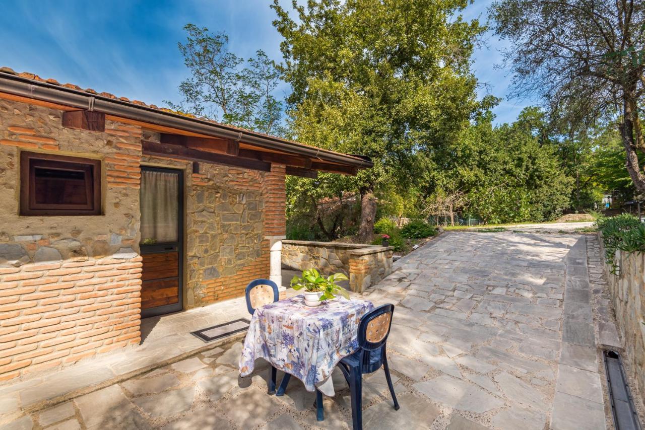 Ippotur Medieval Resort Castelnuovo Magra Εξωτερικό φωτογραφία