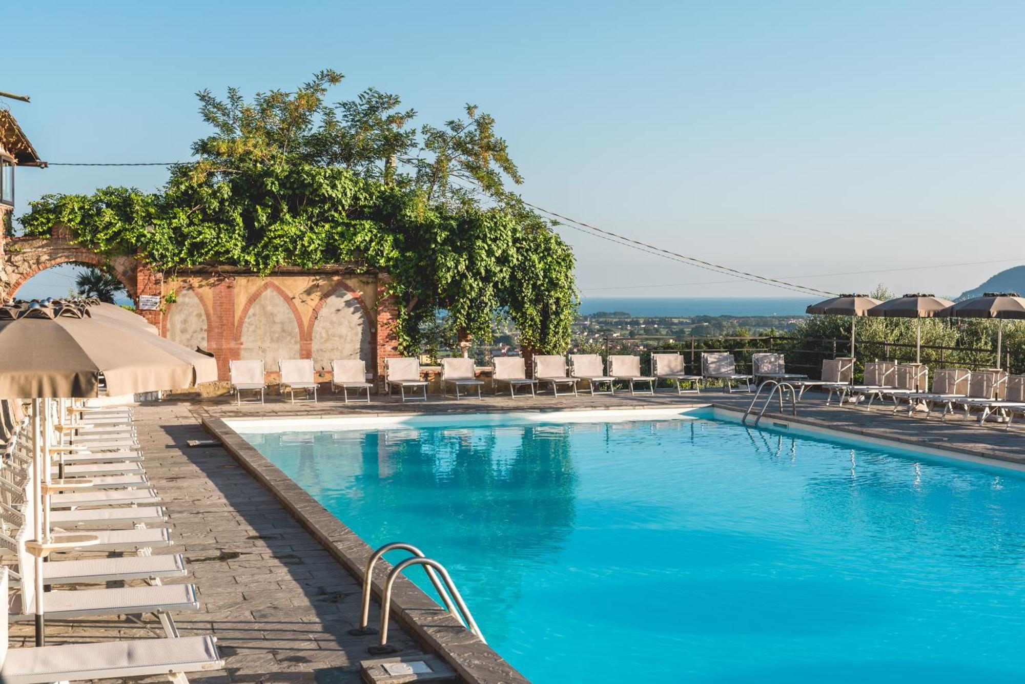 Ippotur Medieval Resort Castelnuovo Magra Εξωτερικό φωτογραφία