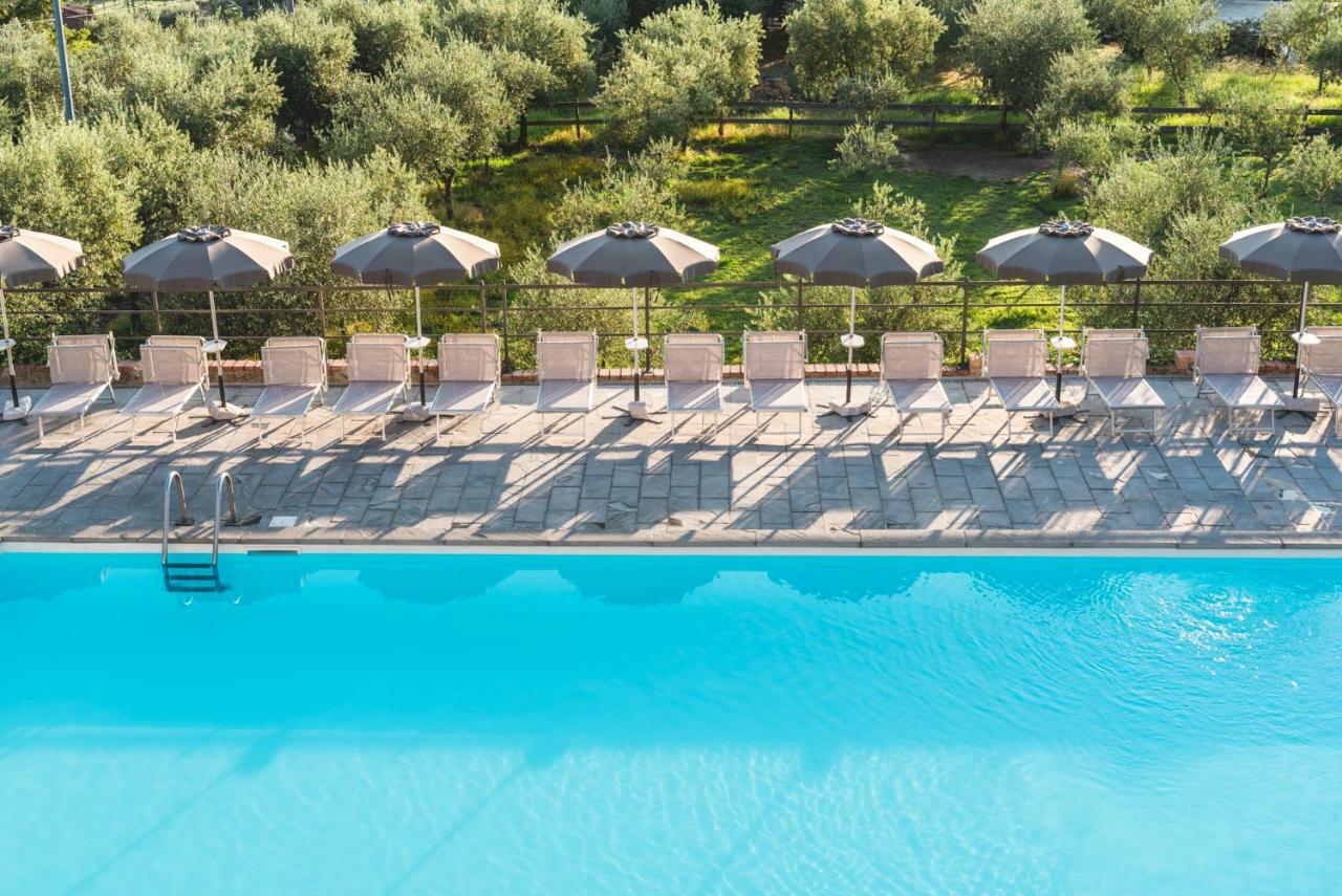 Ippotur Medieval Resort Castelnuovo Magra Εξωτερικό φωτογραφία