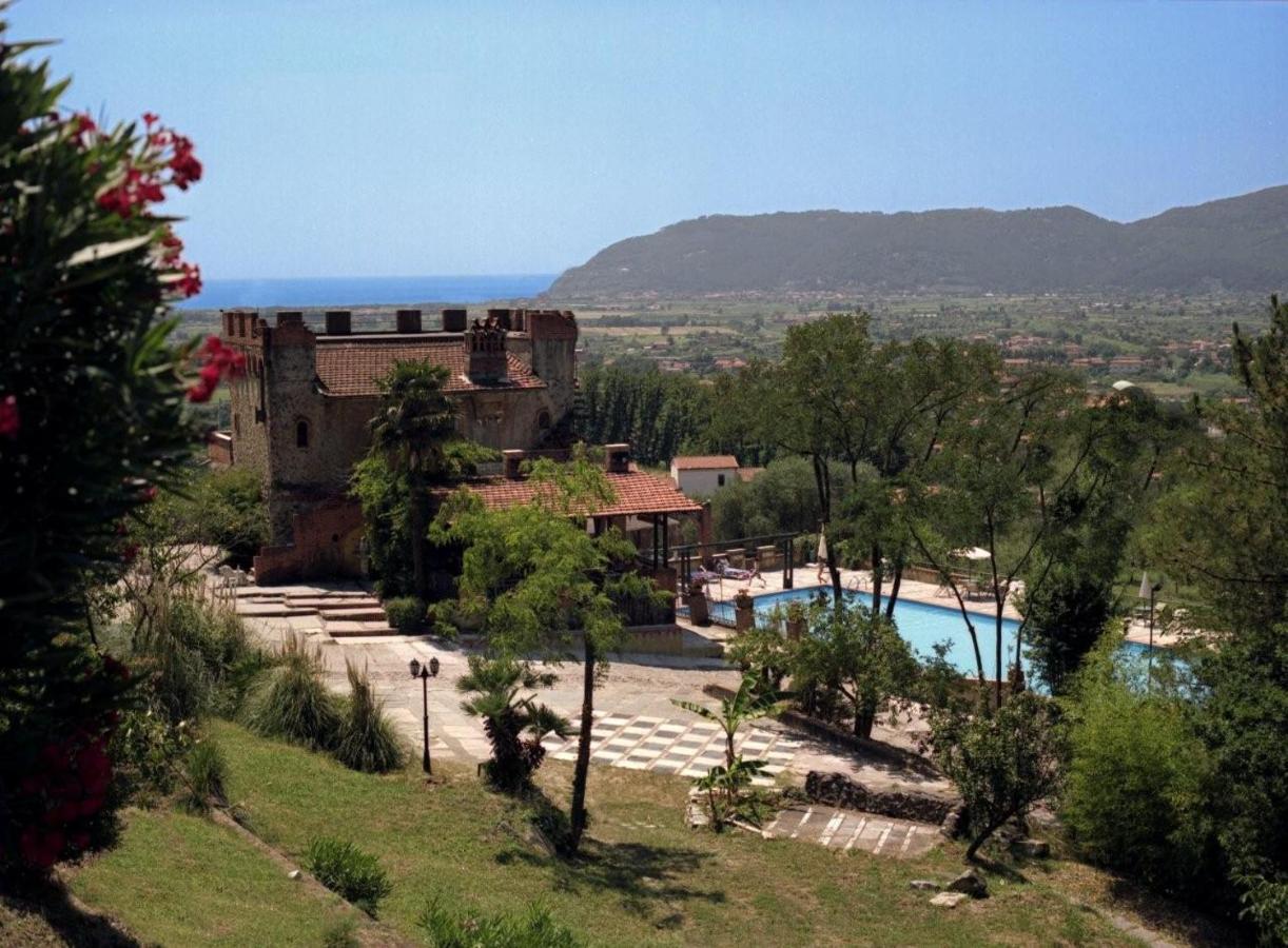 Ippotur Medieval Resort Castelnuovo Magra Εξωτερικό φωτογραφία